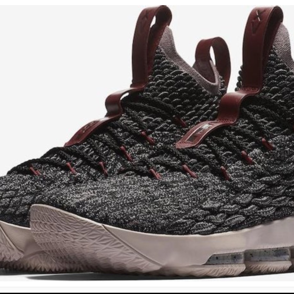 Nike Men's Black and Maroon Knit Basketball Sneakers